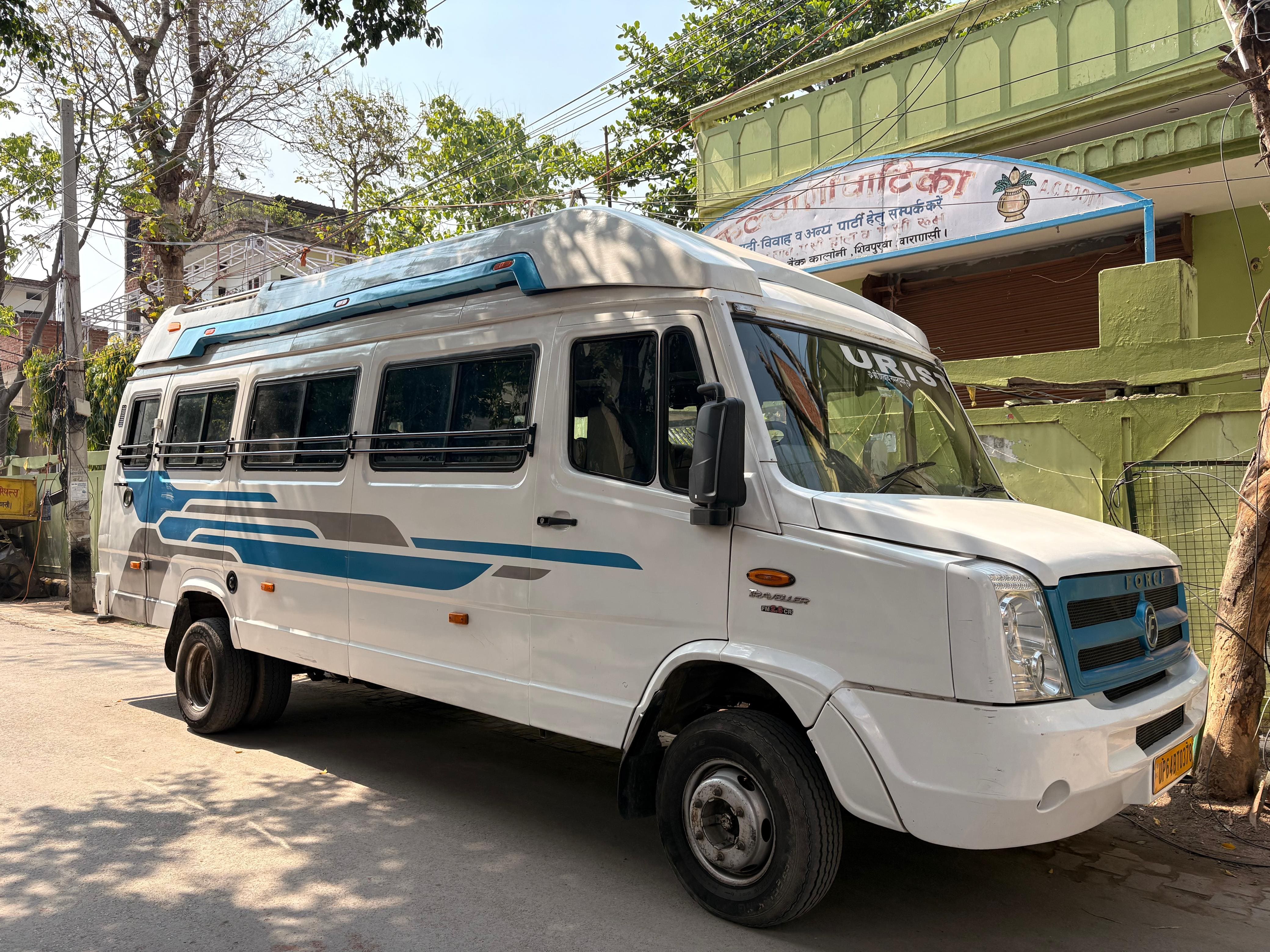 Book 20 Seater Tempo Traveller for Varanasi, Ayodhya, Lucknow – Photo 3